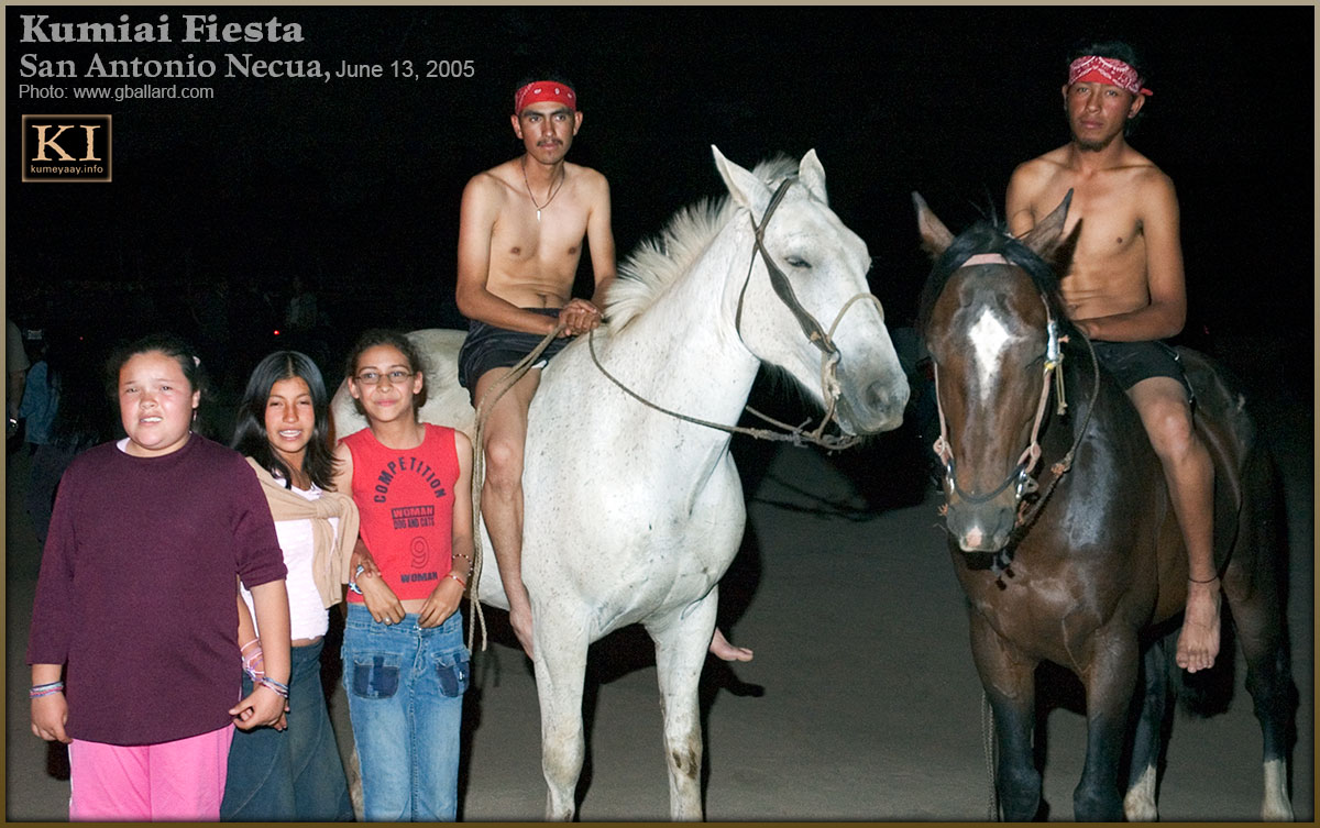 Kumiai Indios on horseback Fiesta Fotos